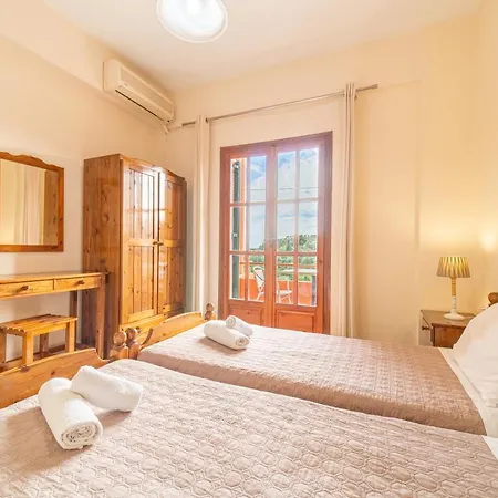 Arianna 11 Апартаменты *