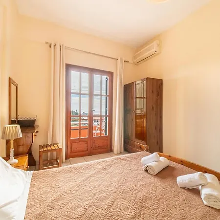 Arianna 11 * Paleokastritsa